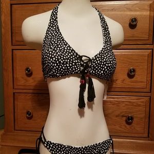 NWT Victoria's Secret reversible bikini top size L